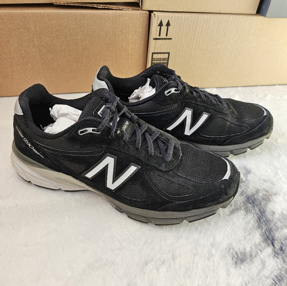 New Balance 990v4